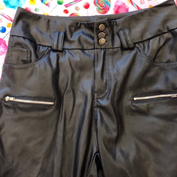 High waisted faux leather pants - Picture 2 of 3